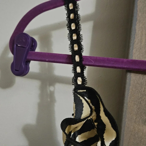 Seductive Wear by Cinema Exoile Zebra print camisole and top lingerie set.Size M - Picture 7 of 16